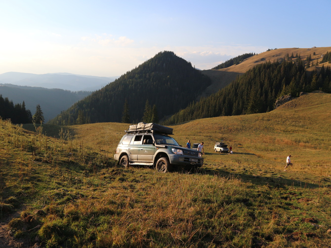 Toyoty Land Cruiser w klubie Drivenfar