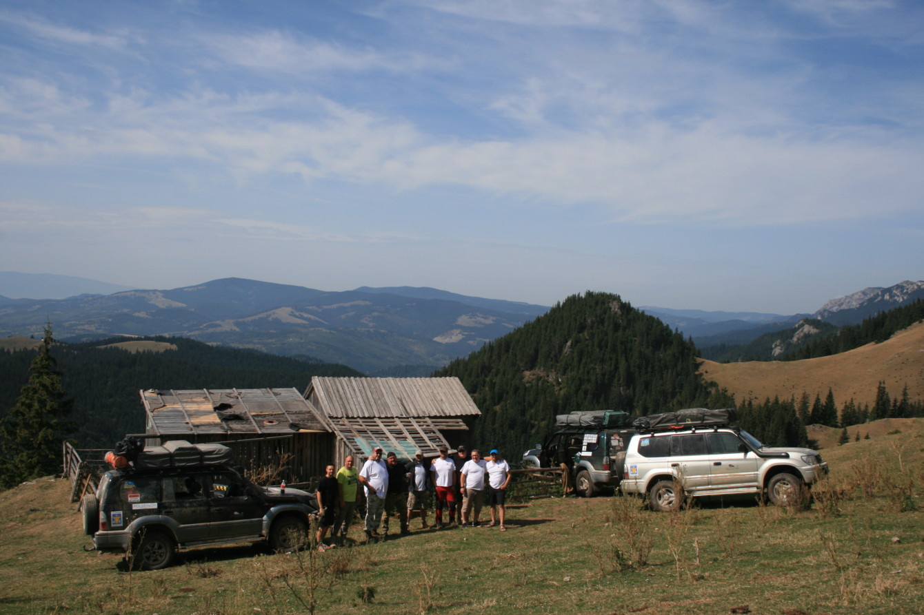 Toyoty Land Cruiser w klubie Drivenfar