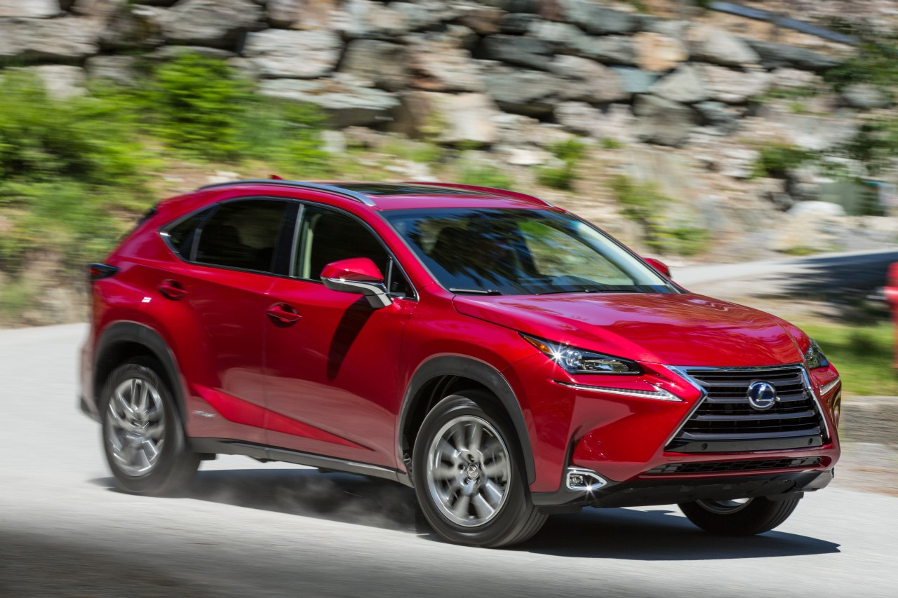 Inteligentny napęd AWD w Lexusach 