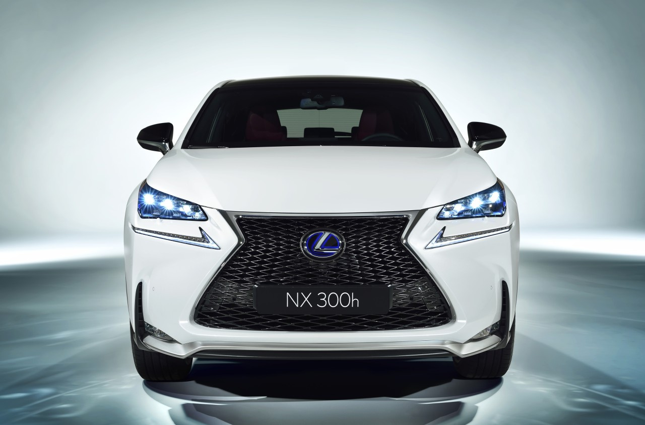 Nowy crossover Lexusa!