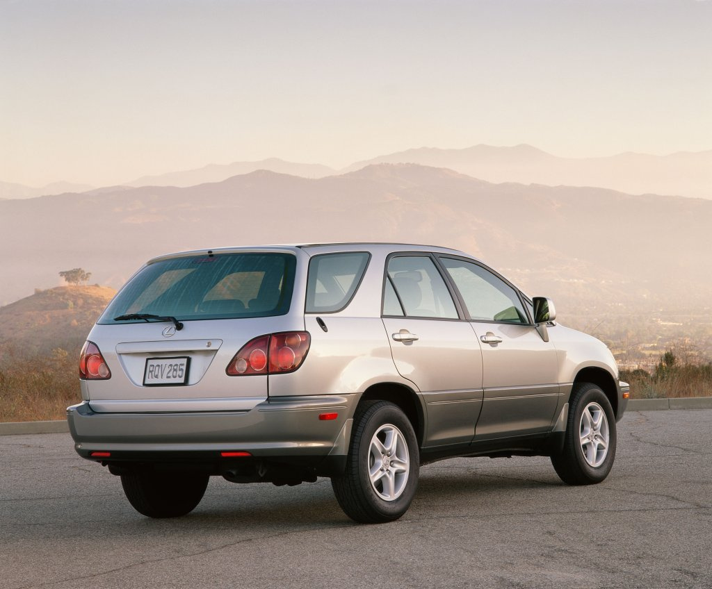  Lexus RX – 4 generacje bestsellera