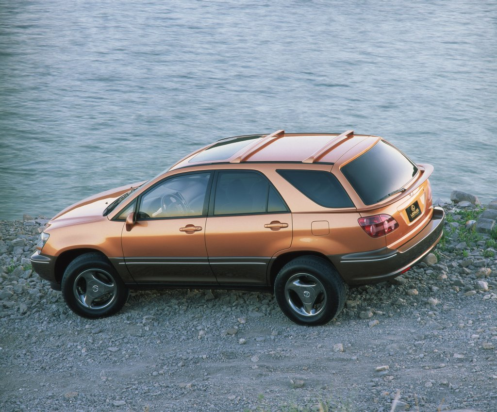  Lexus RX – 4 generacje bestsellera