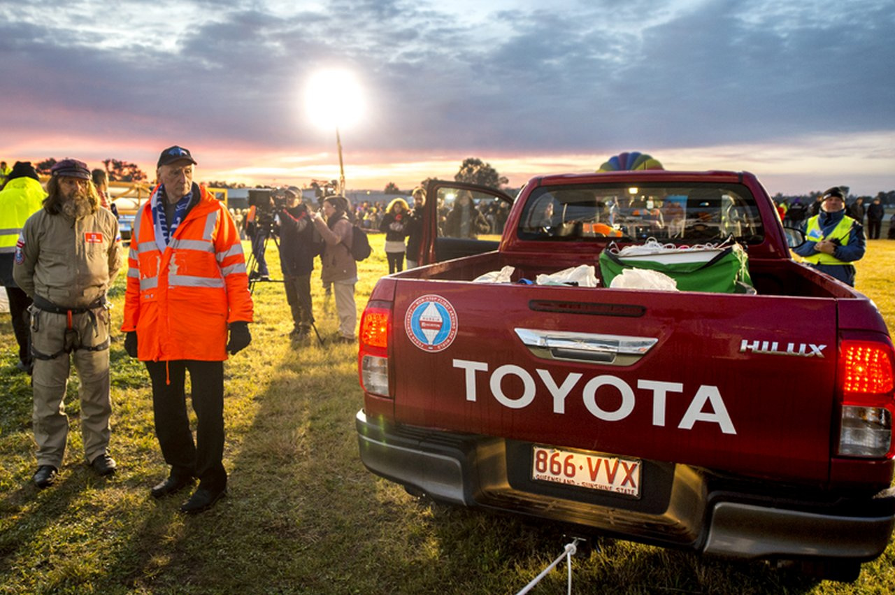 Hilux w pogoni za balonem