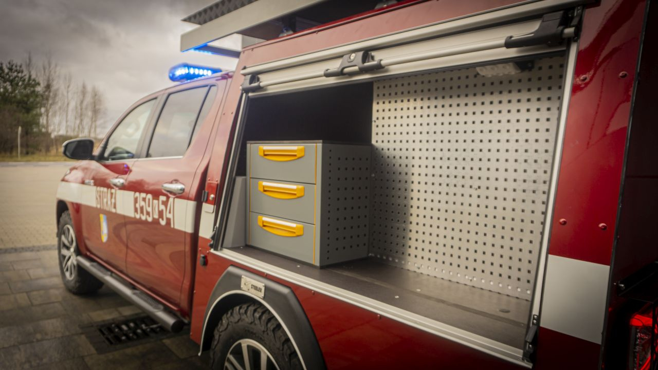 Toyota Hilux z zabudową dla straży pożarnej