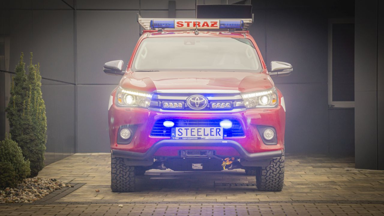 Toyota Hilux z zabudową dla straży pożarnej