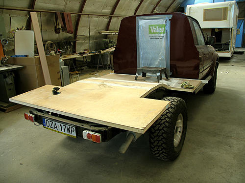 Toyota Land Cruiser 80 - kamper