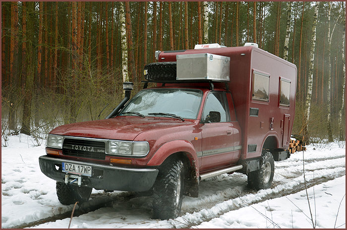 Toyota Land Cruiser 80 - kamper