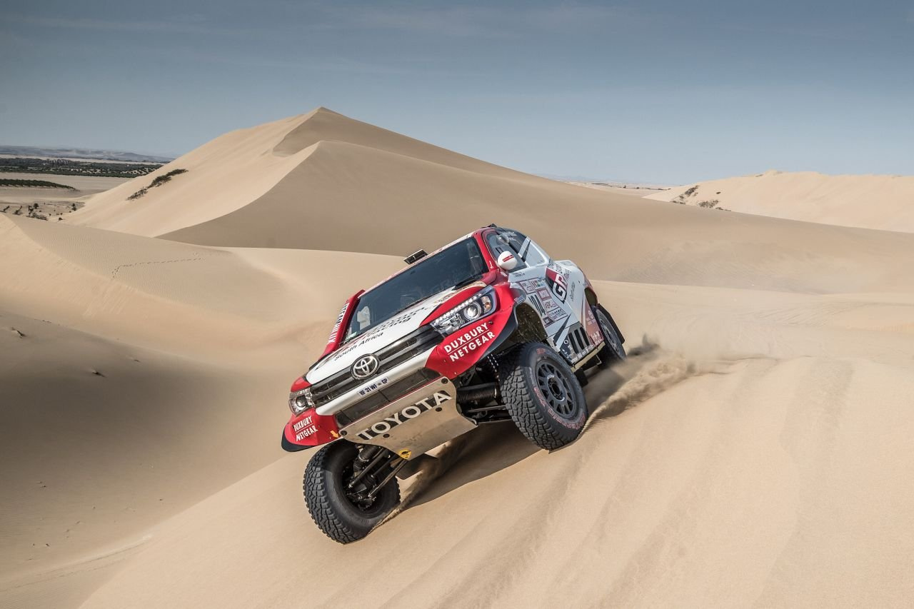Dakarowe Hiluxy Overdrive Racing