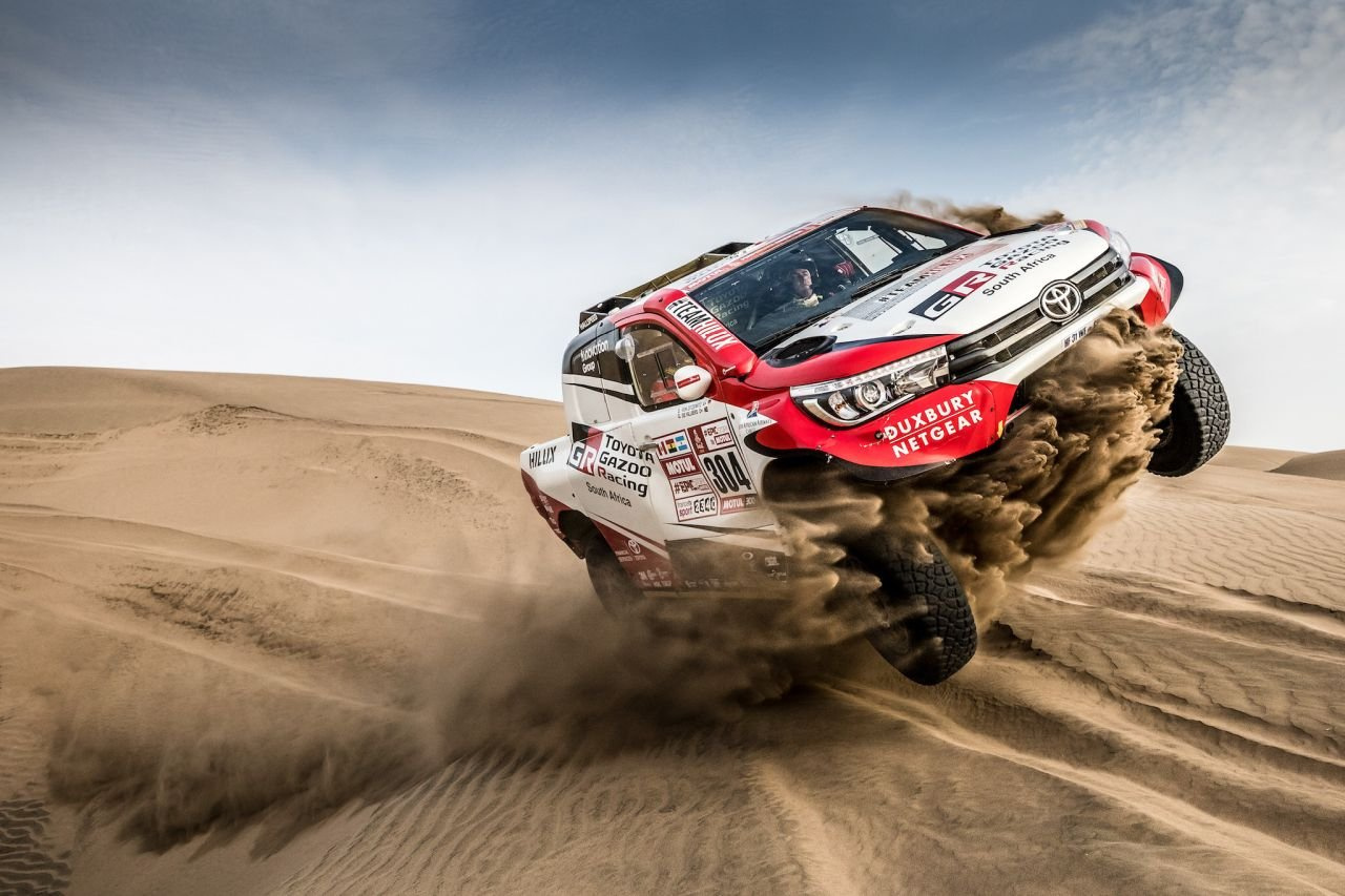 Dakarowe Hiluxy Overdrive Racing