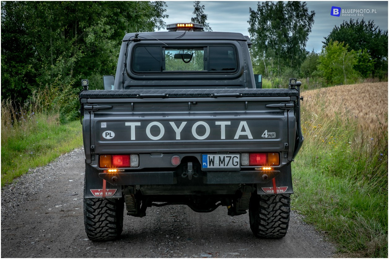 Land Cruiser HZJ79 - na wyprawę