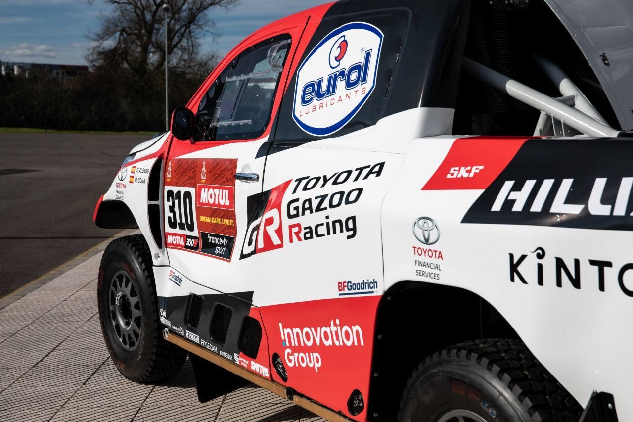Toyota Hilux z Rajdu Dakar w muzeum Fernando Alonso