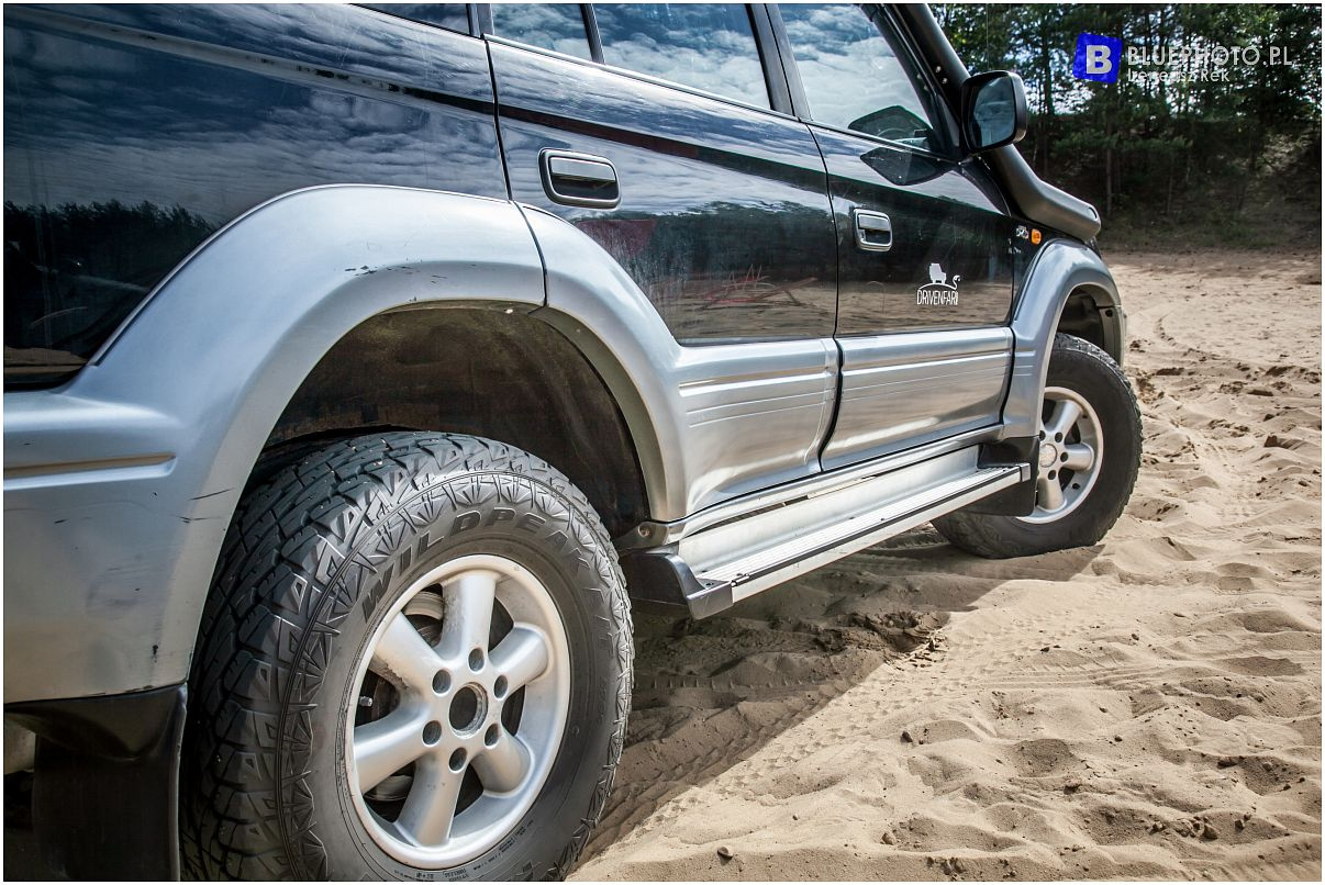 Toyoty Land Cruiser w klubie Drivenfar