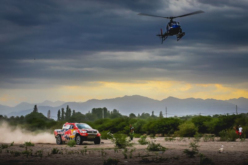 Al Attiyah w Toyocie Hilux - Rajd Dakar 2018