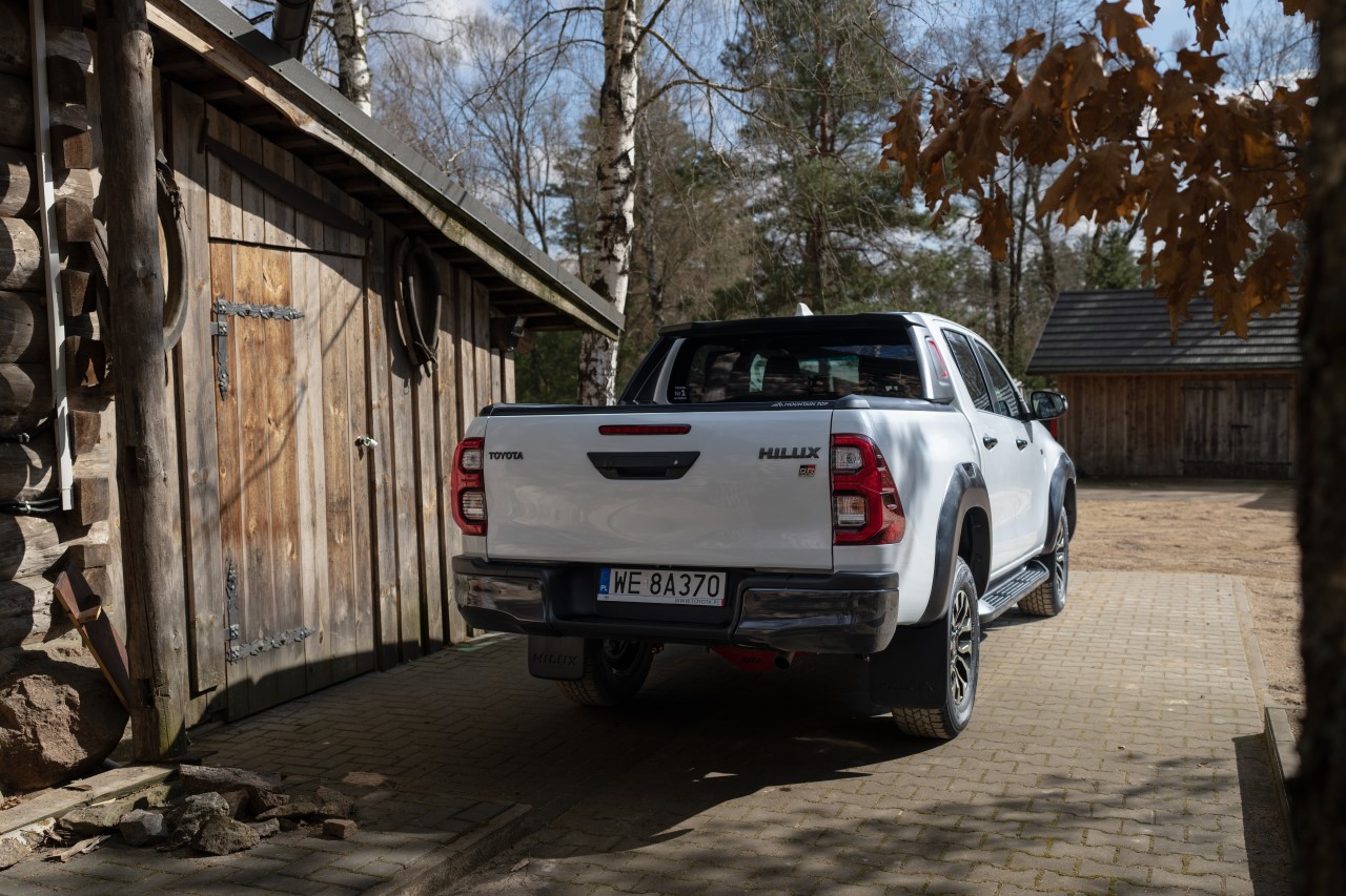 LandCruiser PL Hilux GR SPORT tyl