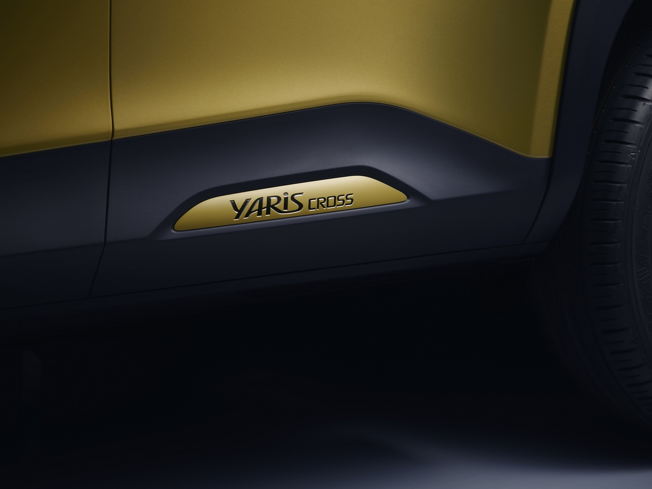 TOYOTA NEW YARIS CROSS BADGE