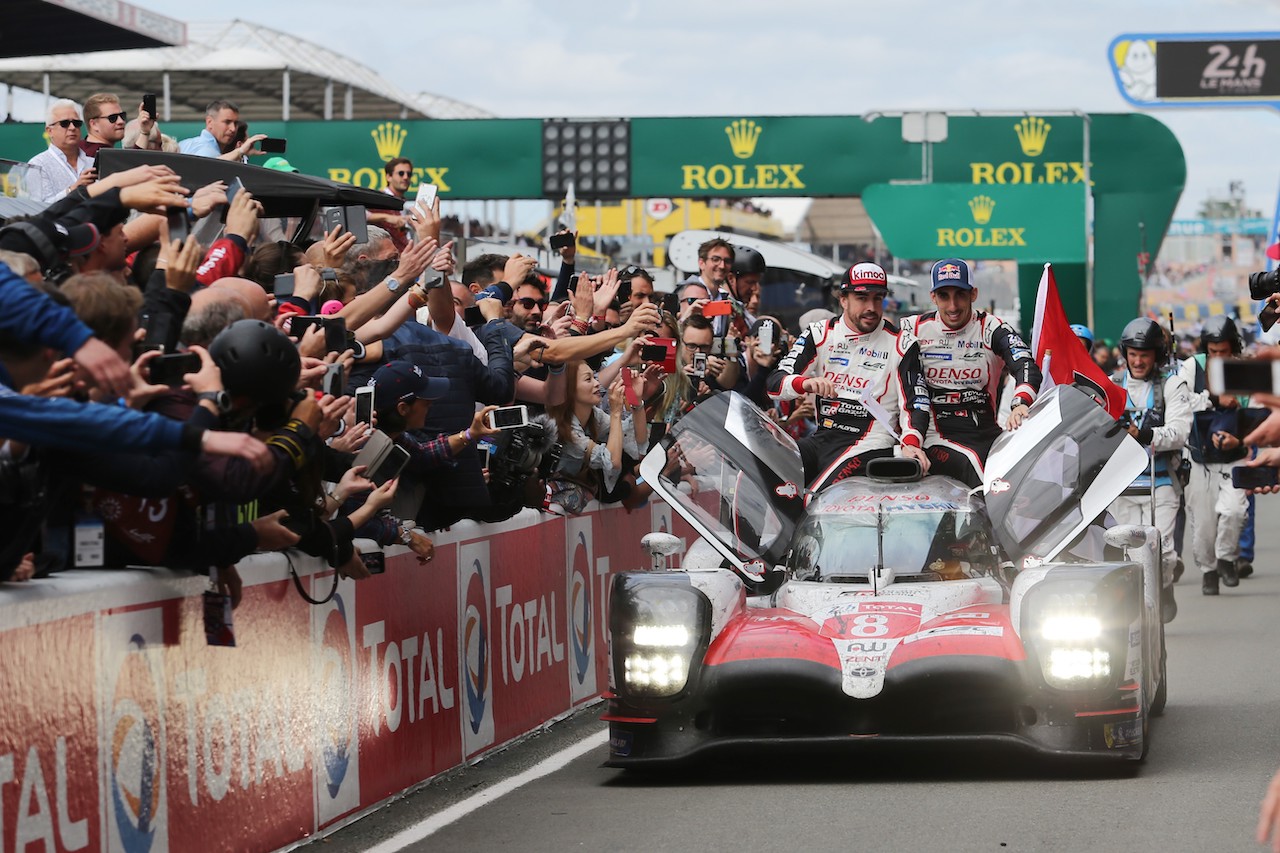 fernando alonso toyota ts050 le mans 24h