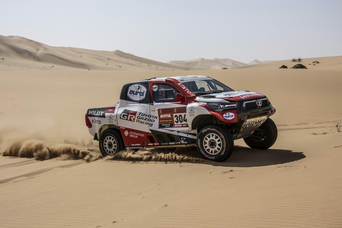 toyota hilux v8 dakar 2021 14