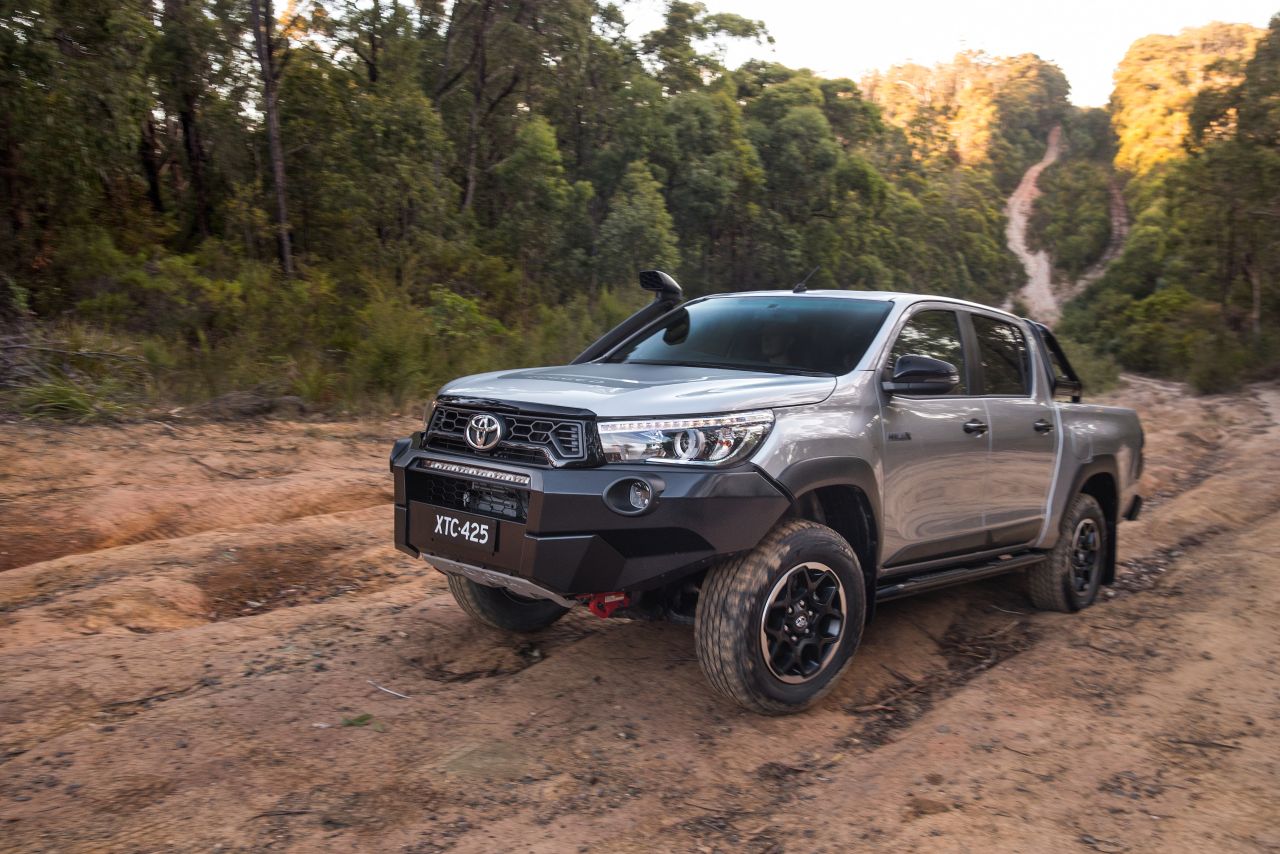 toyota hilux rugged x 007hr