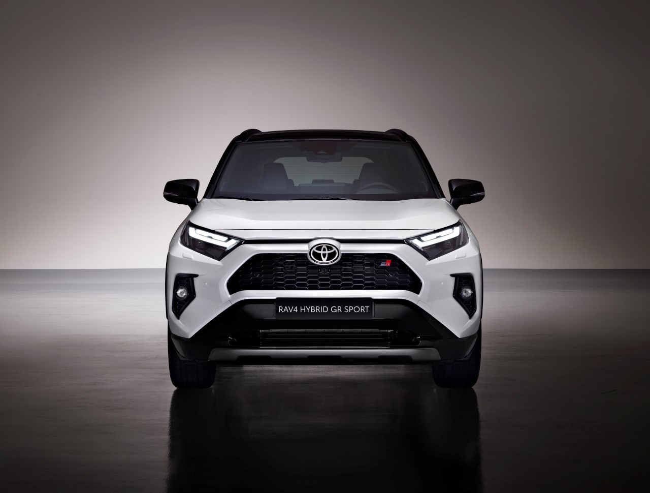 2022 RAV4 HYBRID GRS EXT 005