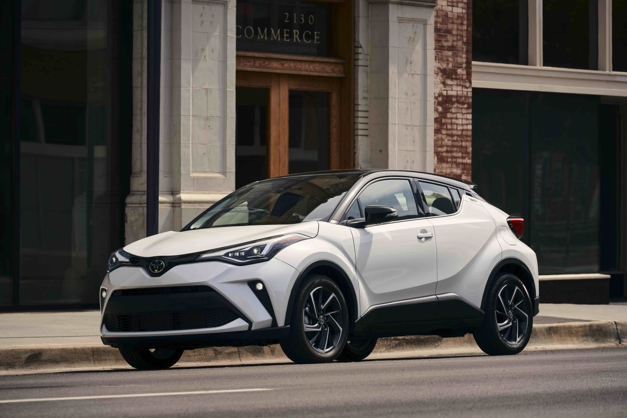 2021 toyota chr blizzard pearl 01 1