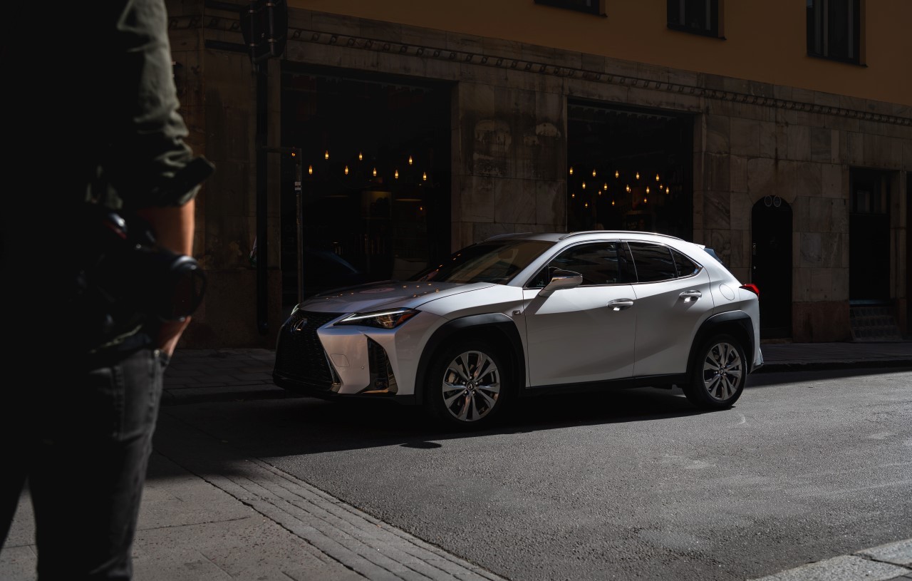 lexus ux 200 f sport satin silver 14