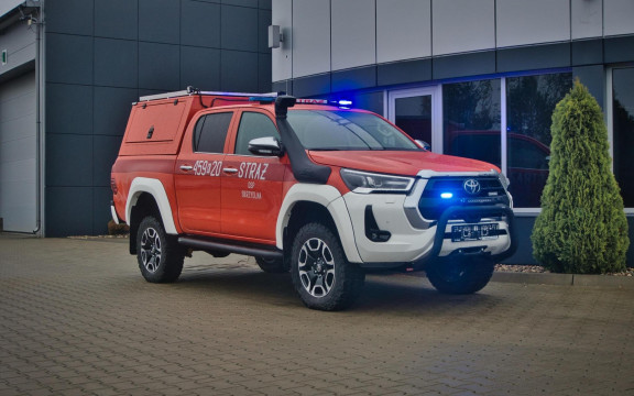 Strażacki Hilux od Steelera