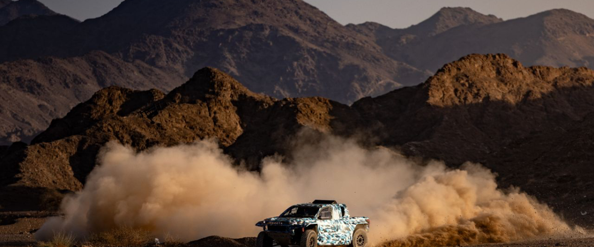 Wodorowy DKR GR FC Hilux w Rajdzie Dakar 2027