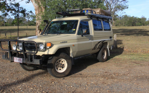 Land Cruiser HZJ 75 - Qwerty 256