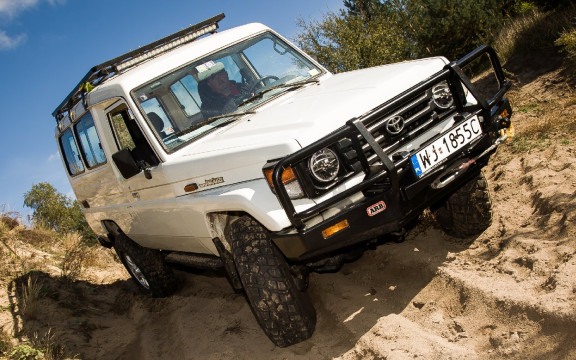 Land Cruiser HZJ 78 - Emsi 