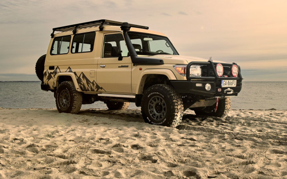 Toyota Land Cruiser  HZJ78 – wyprawowy kamper, którym zwiedzisz Afrykę