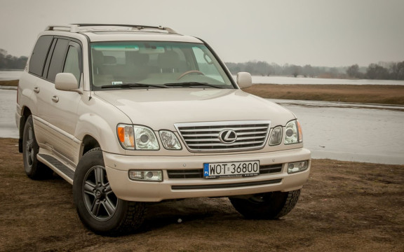 Lexus LX 470 (UZJ 100)