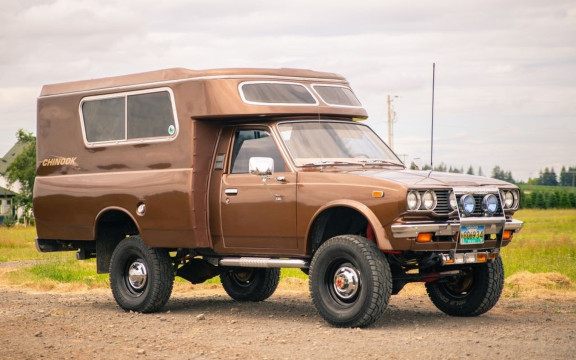 Toyota Hilux II generacji w roli kampera 4x4