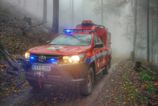 5_toyota_hilux_w_s__u__bie_gopr_fot__bartosz_kwiatkowski