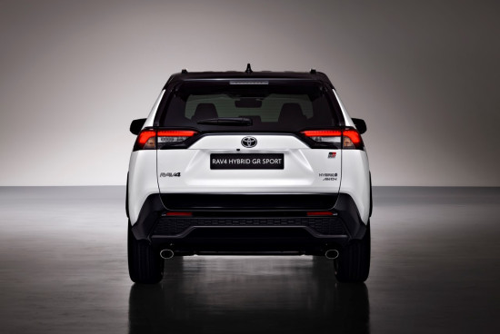 2022_RAV4_HYBRID_GRS_EXT_007