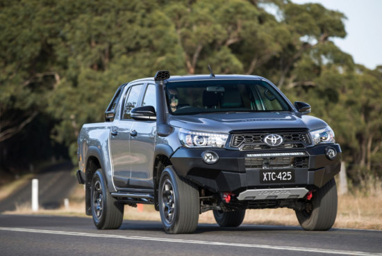 2018_toyota_hilux_rugged_x40860_hr