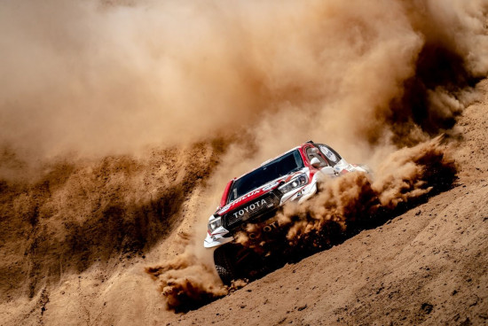 toyota_hilux_rajd_dakar_2019_1