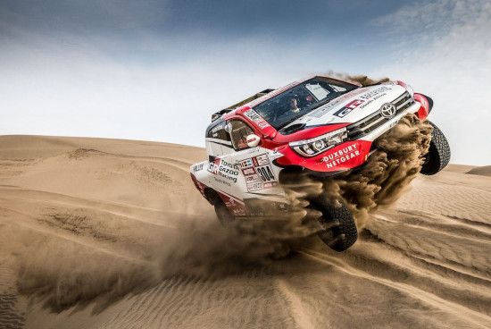 toyota_hilux_rajd_dakar_2018_1