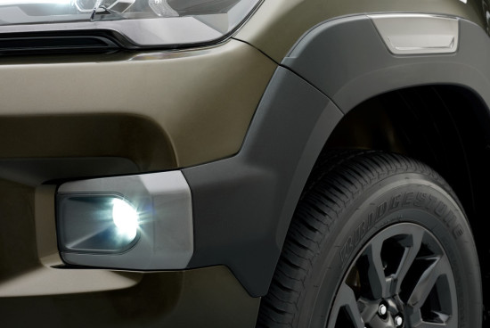 HILUX_detail_fog_lamp_12