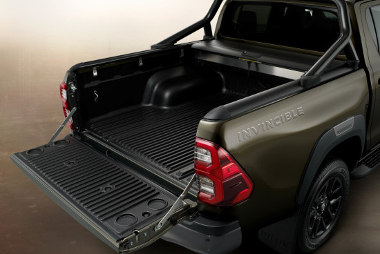 HILUX_detail_roll_desk_4a_all_open_20