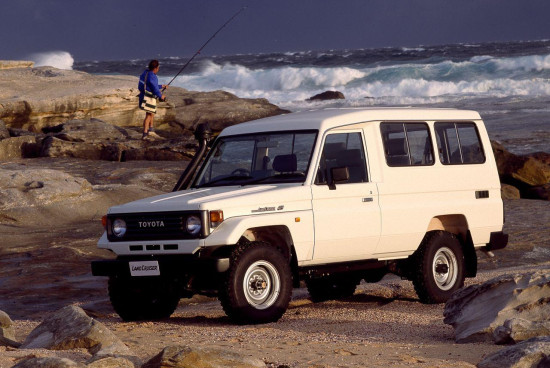 1992_1992_toyota_landcruiser_70_series_troop_carrier___au