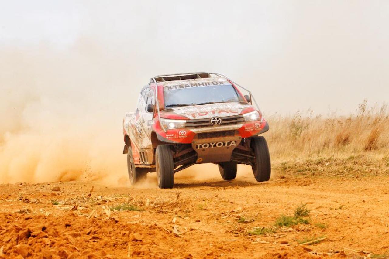 toyota sa dakar hilux 01